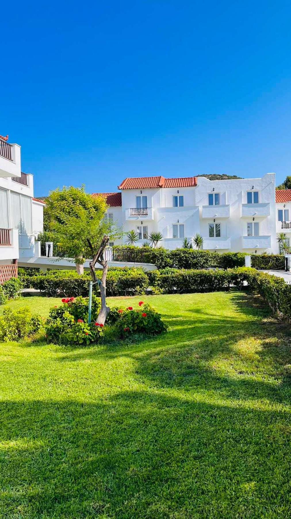 Sirenes Beach Resort Samos Town Exteriör bild