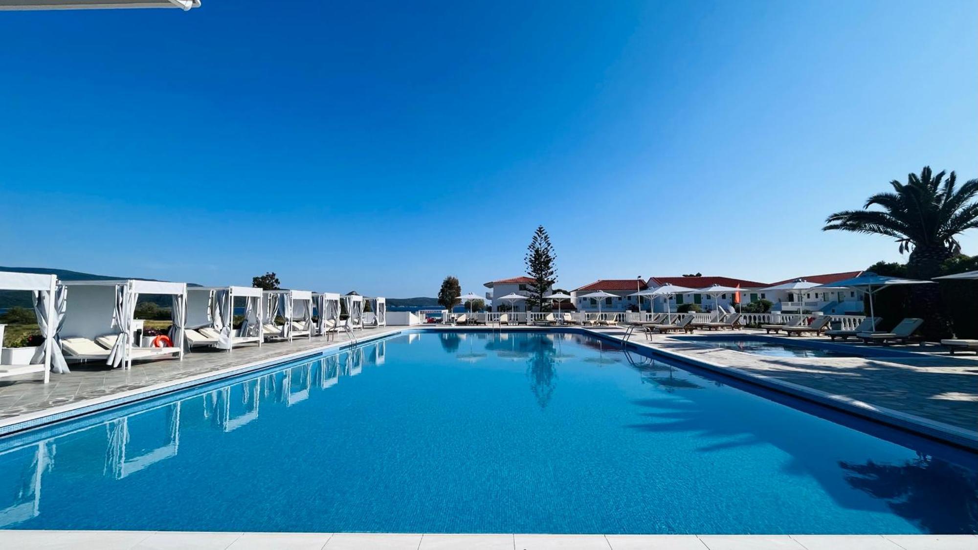 Sirenes Beach Resort Samos Town Exteriör bild