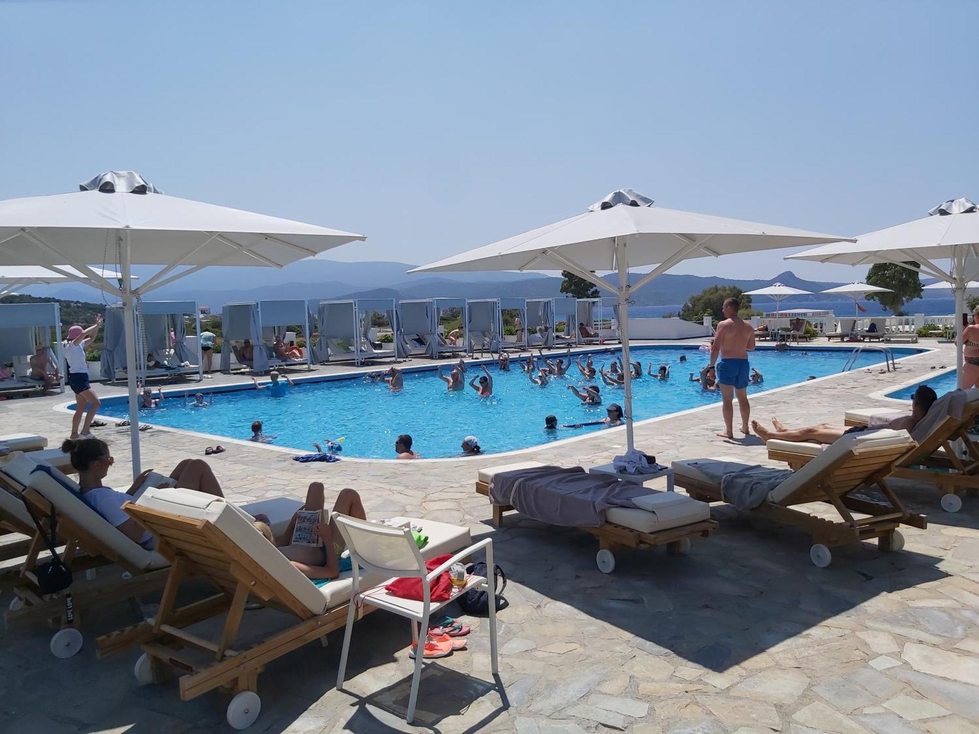 Sirenes Beach Resort Samos Town Exteriör bild