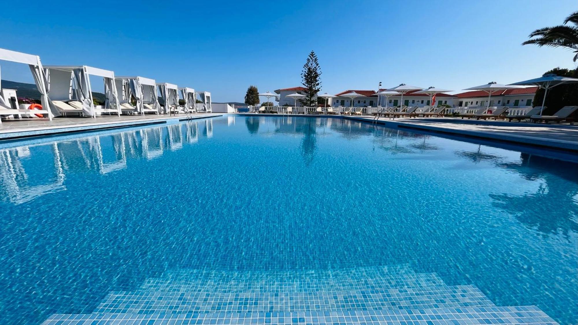 Sirenes Beach Resort Samos Town Exteriör bild